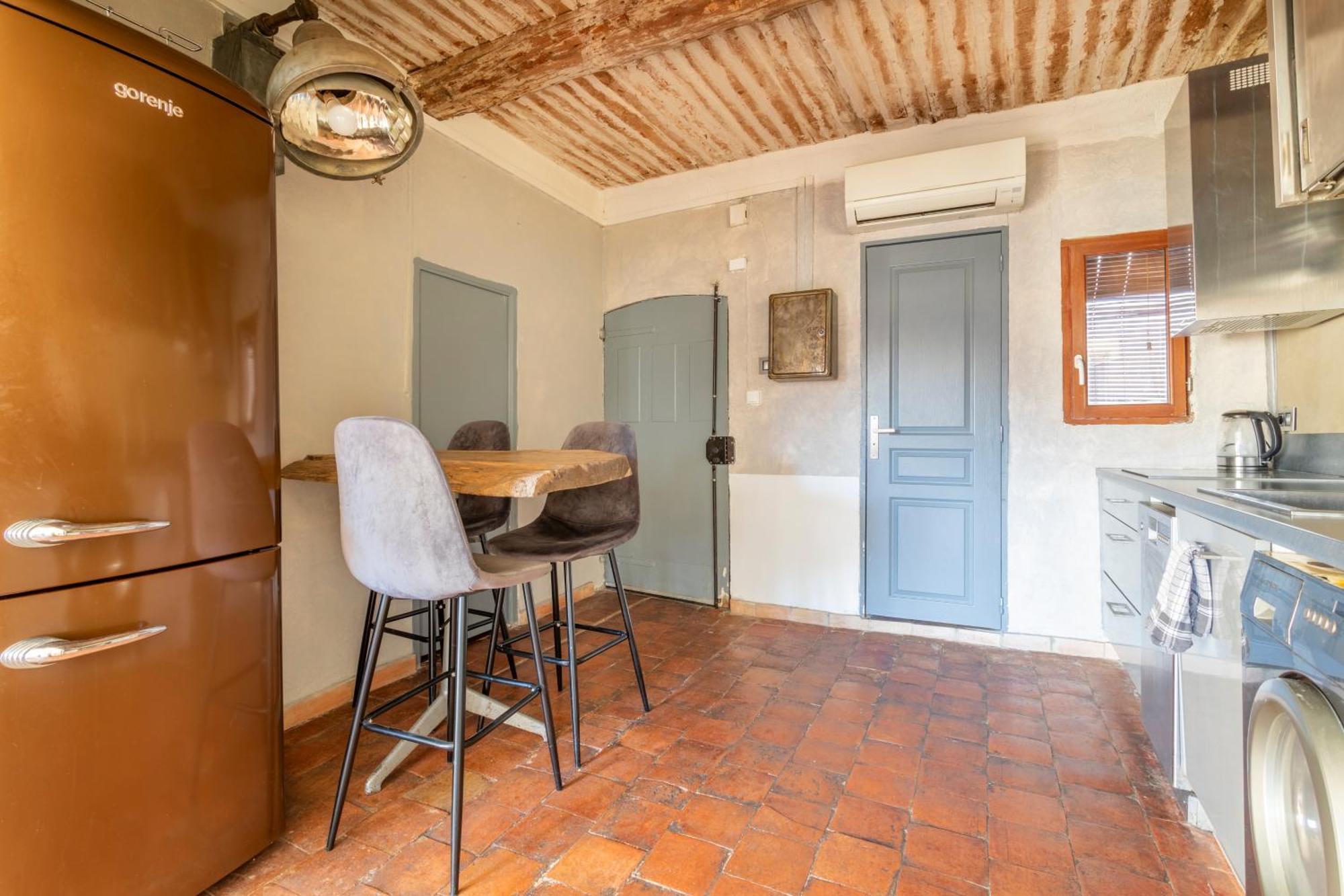 Authentique Aixois Apartment *
